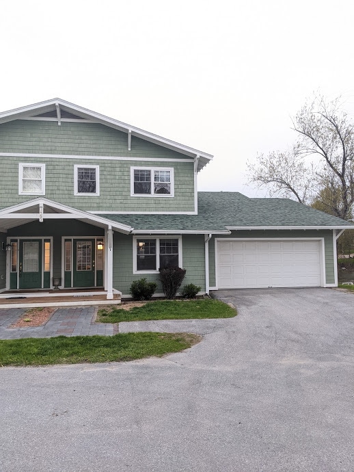 Building Photo - 1465 E Lakeshore Dr