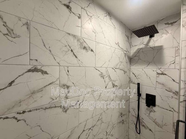 Building Photo - 10402 Laurel Ridge Way