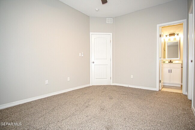 Building Photo - 644 Paseo Musical St