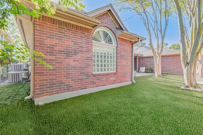 Building Photo - 1130 Wellshire Dr