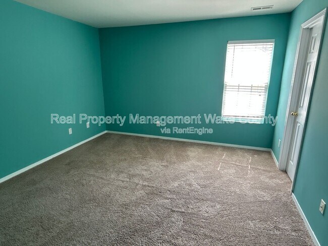 Building Photo - 5323 Seaspray Ln