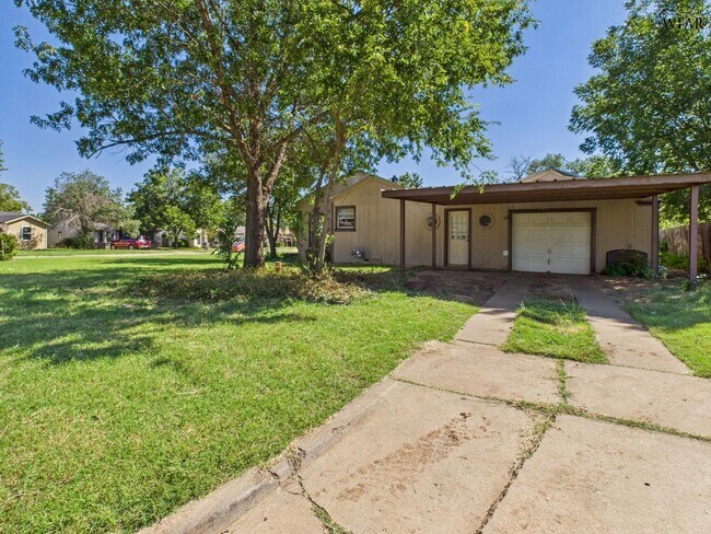 Building Photo - 3100 Barrett Pl