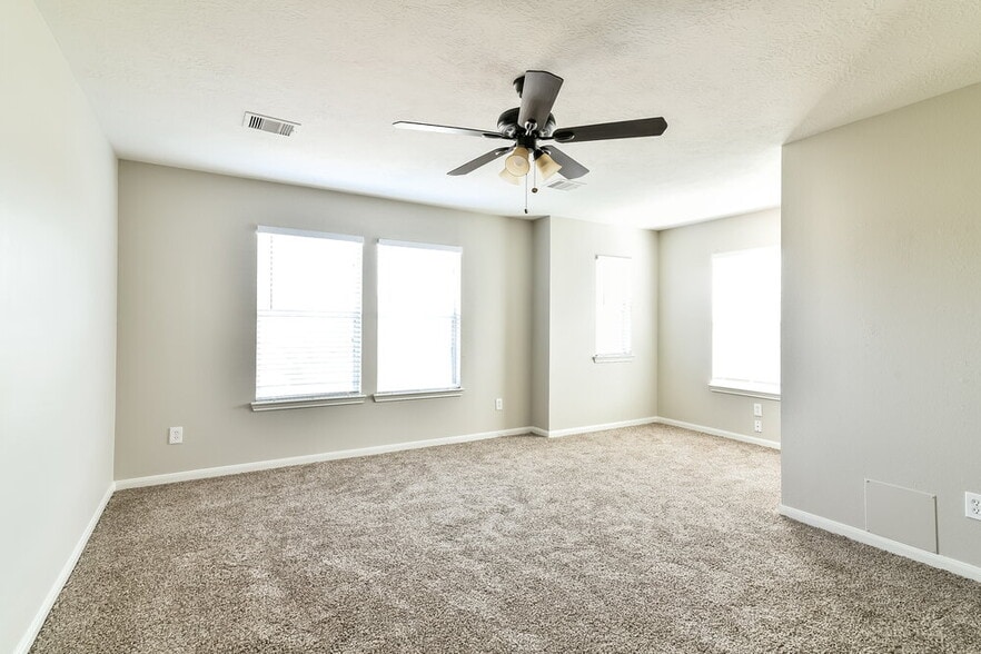 Building Photo - 18215 Rexine Ln