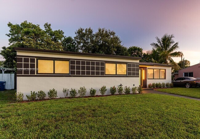 Building Photo - 1000 NW 198th St