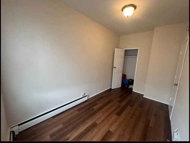 Building Photo - 1413 43rd St