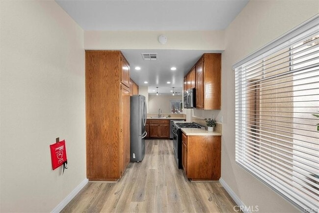 Building Photo - 2740 Gramercy Ave