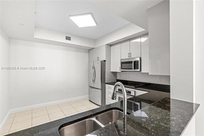 Building Photo - 3340 NE 190th St