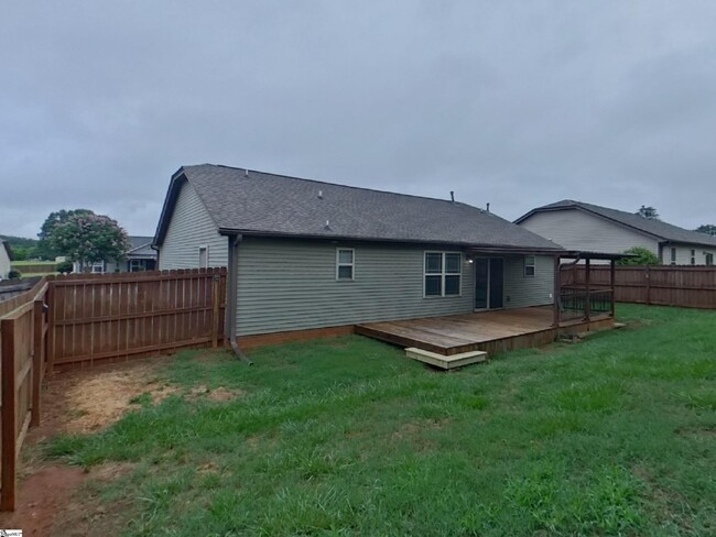 Building Photo - 205 Terilyn Ct