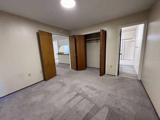 Building Photo - 307 Country View Ln