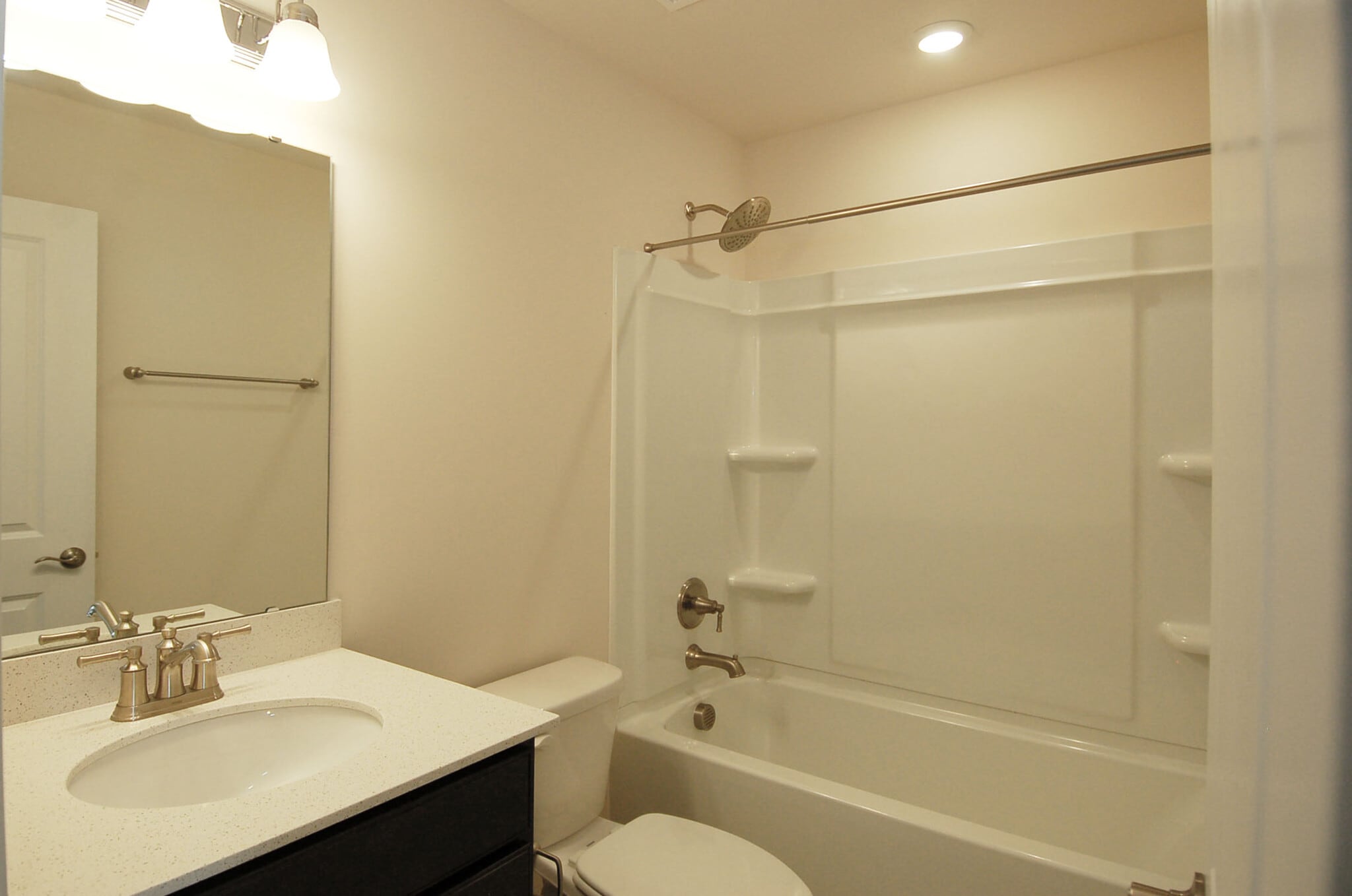 Building Photo - 331 White Oak Ridge Dr