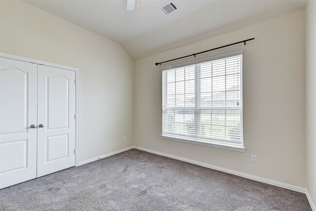 Building Photo - 84 Linnwood Dr