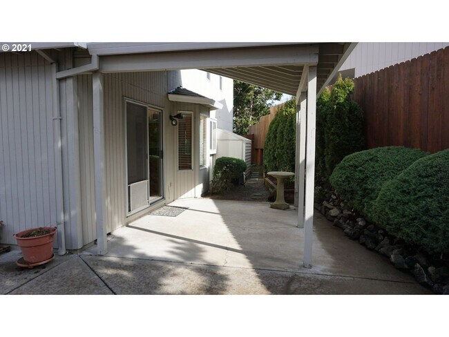 Building Photo - Charming 3-Bedroom Home with Covered Patio...