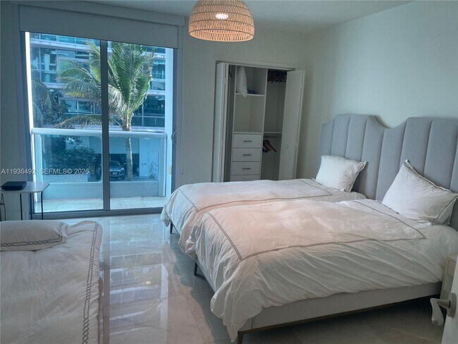 Building Photo - 9401 Collins Ave