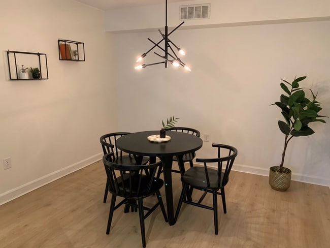 Building Photo - 4 Grand Hall