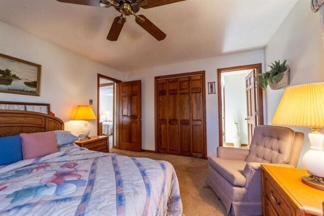 Building Photo - 15 Manor Estates Dr