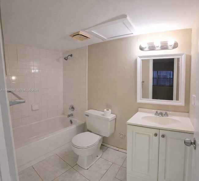 Building Photo - 19791 SW 114th Ave