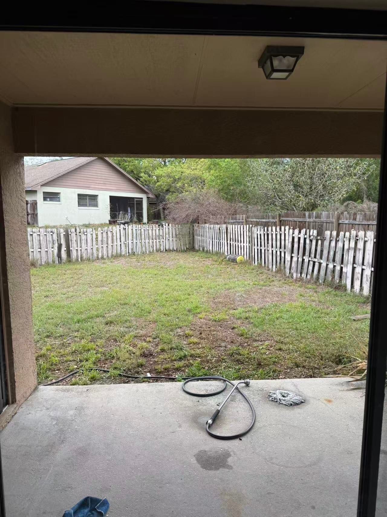 Building Photo - 4370 Sandhurst Dr