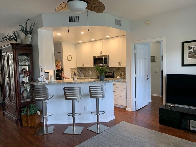 Building Photo - 200 Grand Royale Cir