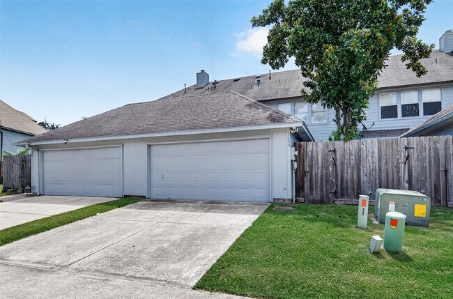 Building Photo - 1253 El Camino Village Dr