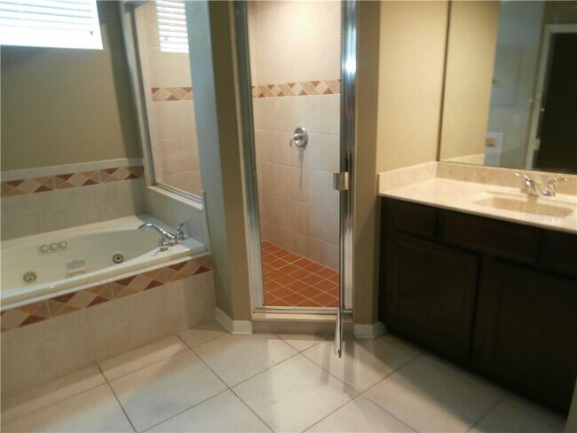 Building Photo - 7251 Winding Lake Cir