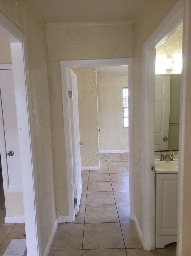 Building Photo - 508 Booker St