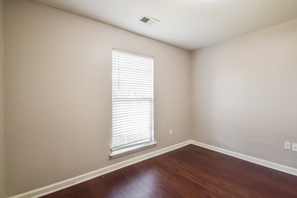 Building Photo - 1708 Cherry Creek Dr