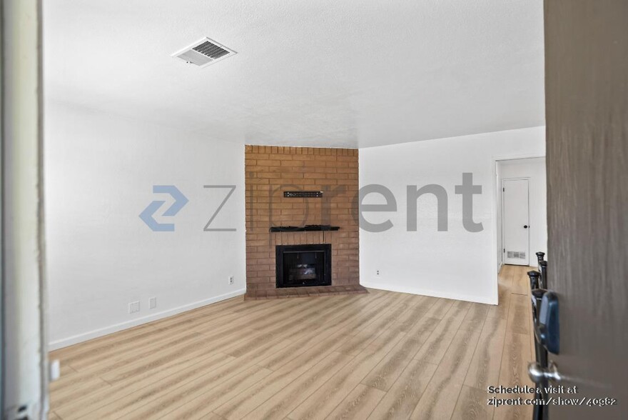Building Photo - 1231 Juniper Dr
