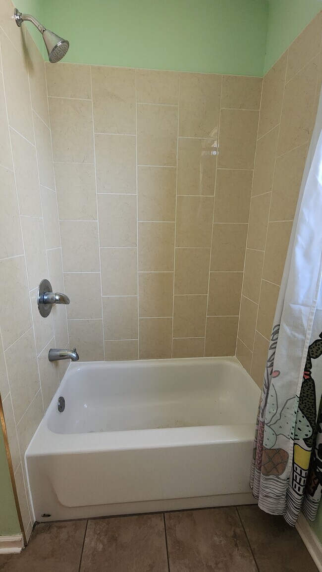 Bathroom - 3304 S May St