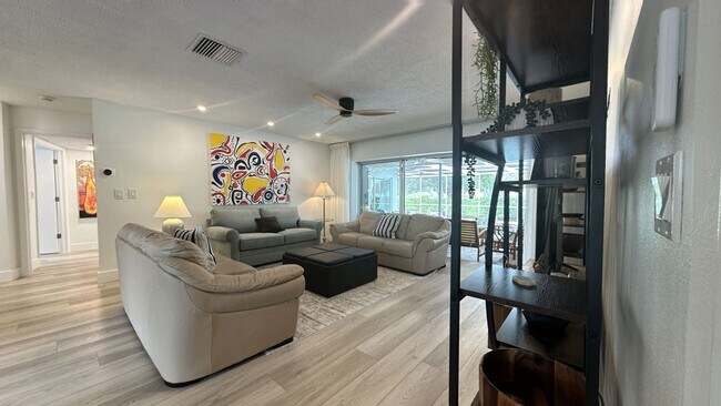 Building Photo - 2780 Landmark Dr