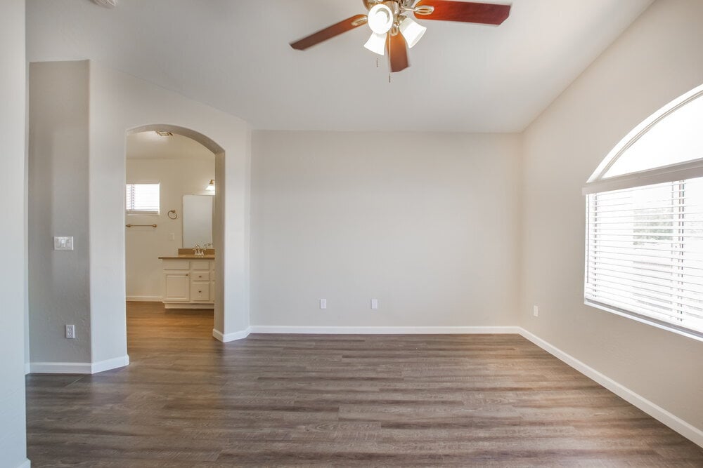 Building Photo - 2221 E Union Hills Dr