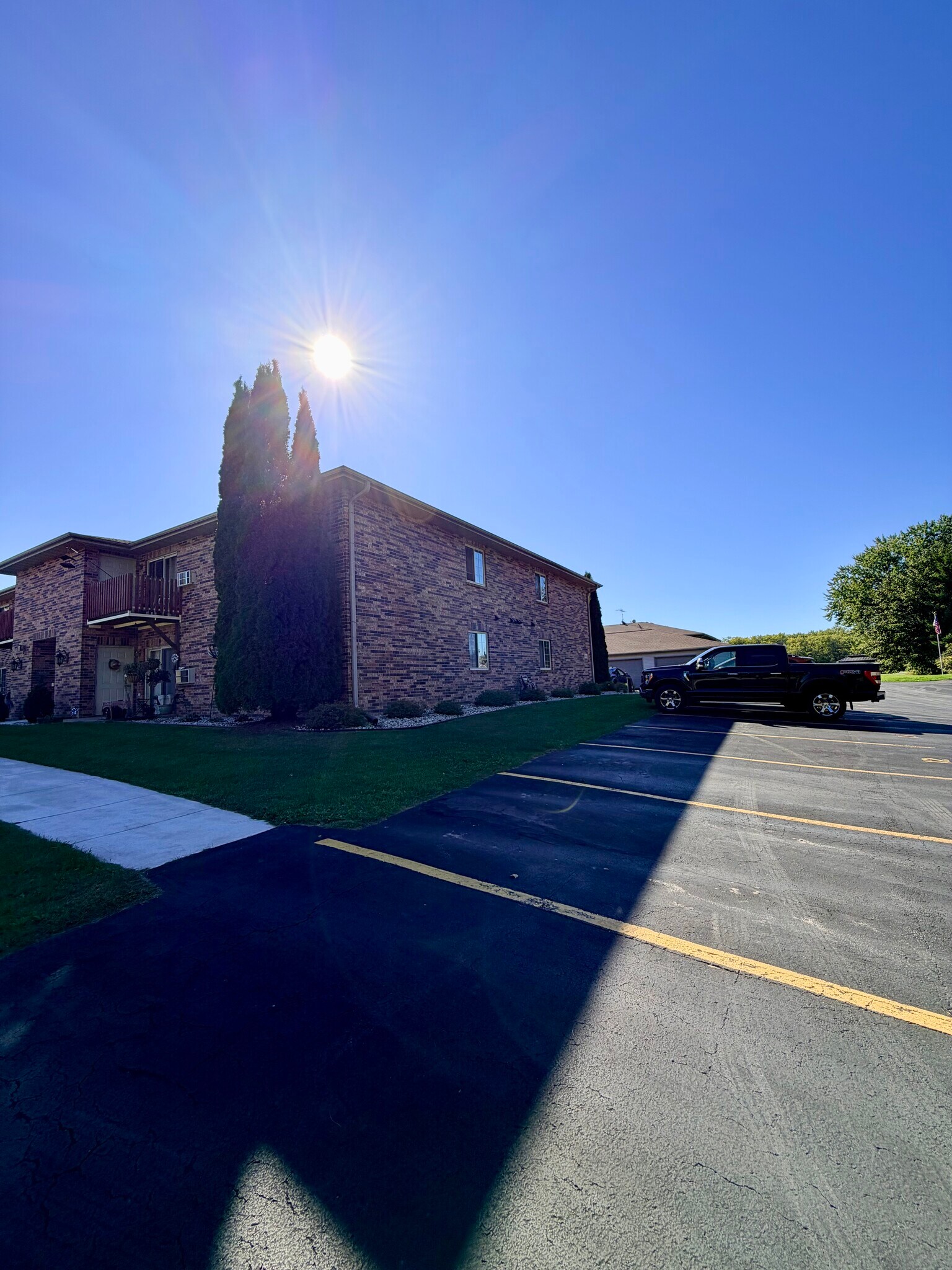 Building Photo - 413 Rowley St