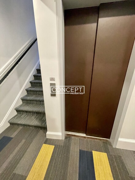 Building Photo - 11 Queensberry St