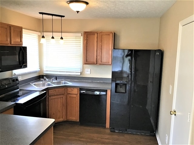 Building Photo - 2678 Fernwood Ave