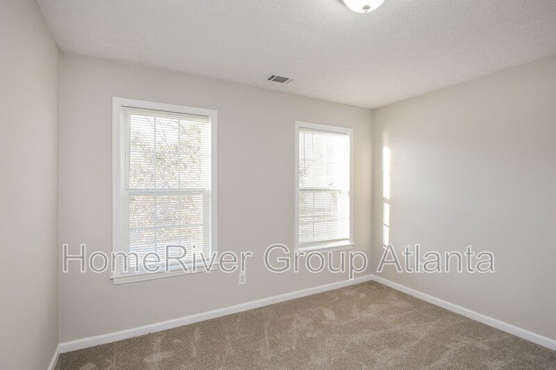Building Photo - 911 Rolling Meadows Dr