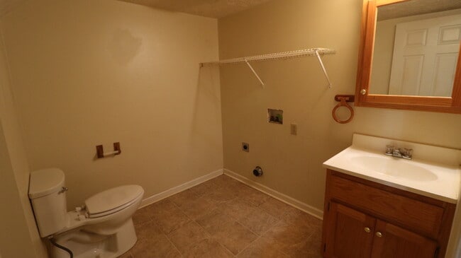 Building Photo - 144 Jason Cir