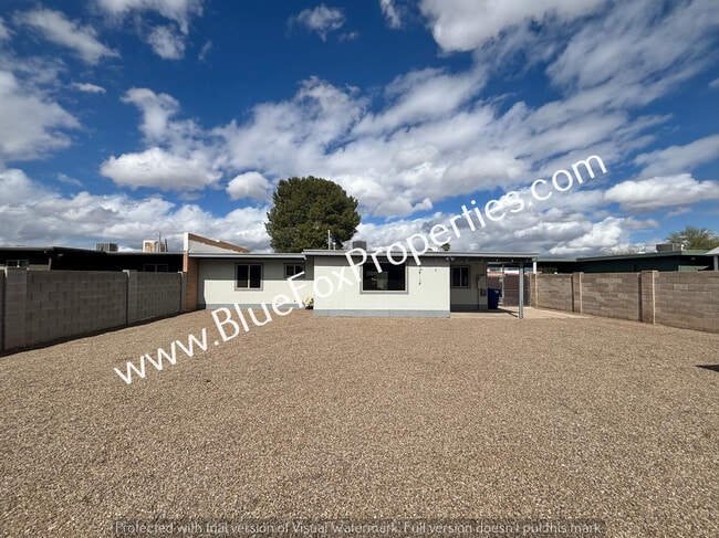 Building Photo - 2480 Rose Peak Dr