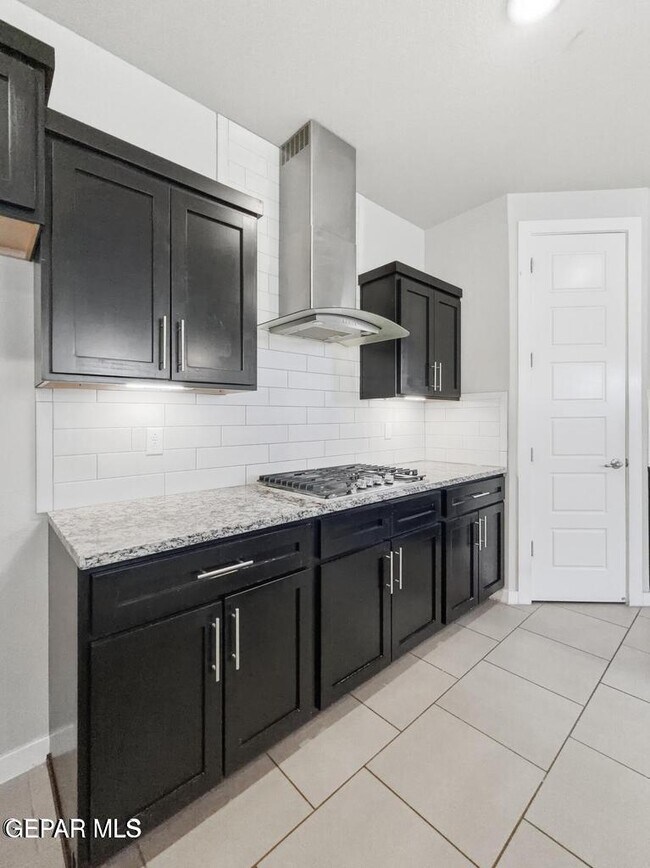 Building Photo - 14616 Tierra Burgos