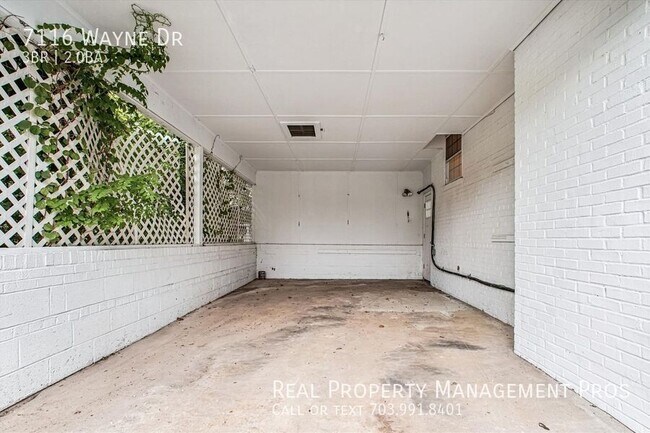 Building Photo - 7116 Wayne Dr