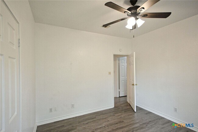 Building Photo - 380 Las Brisas Blvd