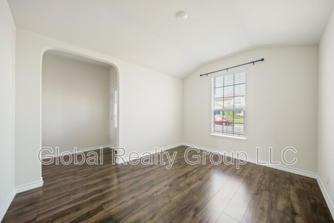 Building Photo - 213 Gravel Gray