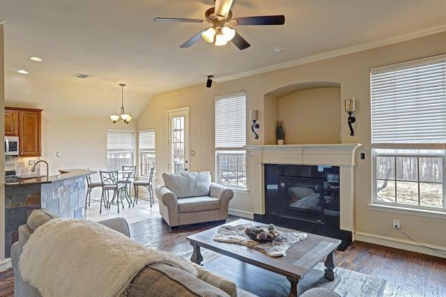 Building Photo - 2440 Deerwood Dr