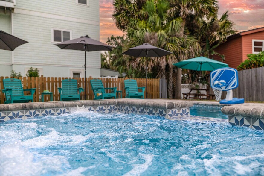 Building Photo - 108 Zamora St