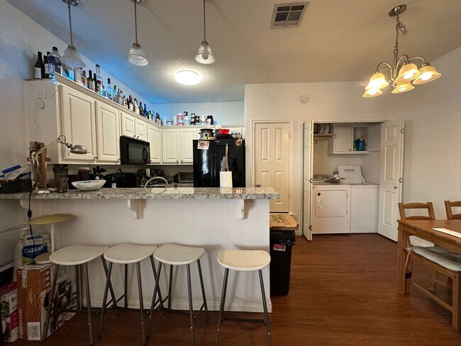 Building Photo - 1900 S 16th St