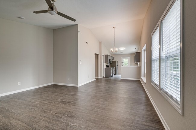 Building Photo - 2723 Oasis Ln