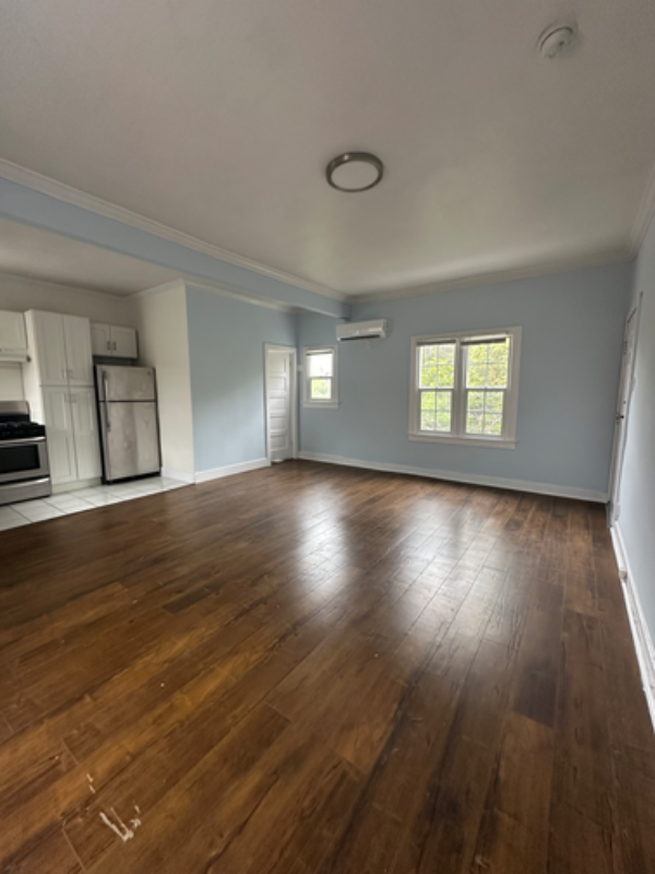 Building Photo - 927 1/2 Parkman Ave