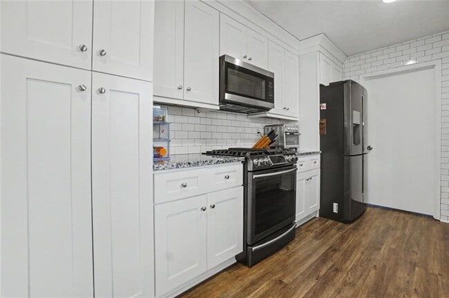 Building Photo - 2470 Trent Dr NE