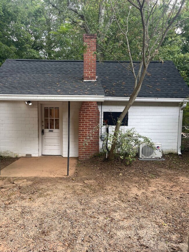 Building Photo - 2062 Prince Ave