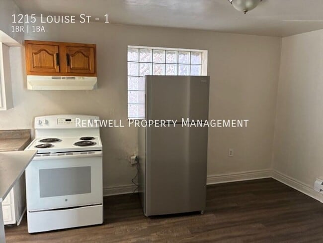 Building Photo - 1215 Louise St