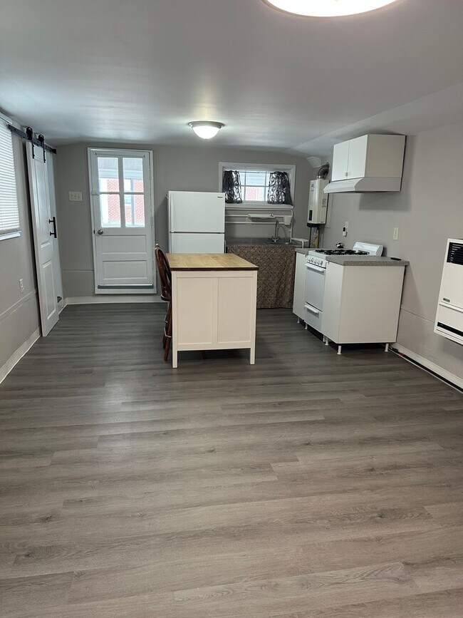 Building Photo - 4935 8th Ave