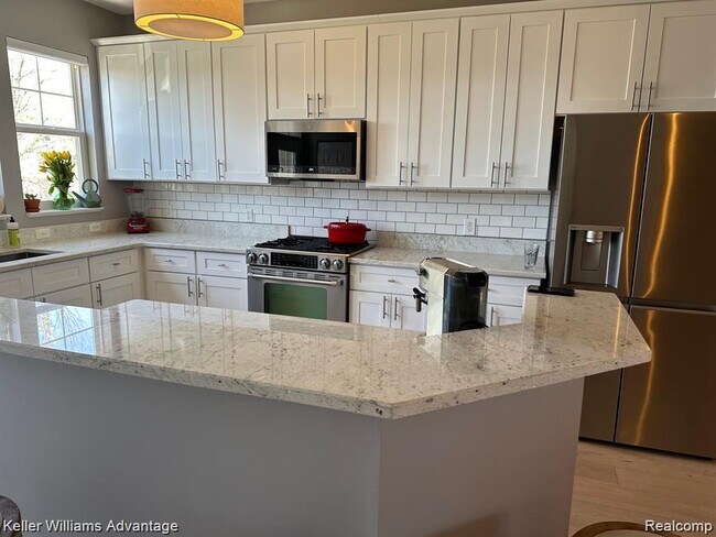 Building Photo - 150 Hamilton St